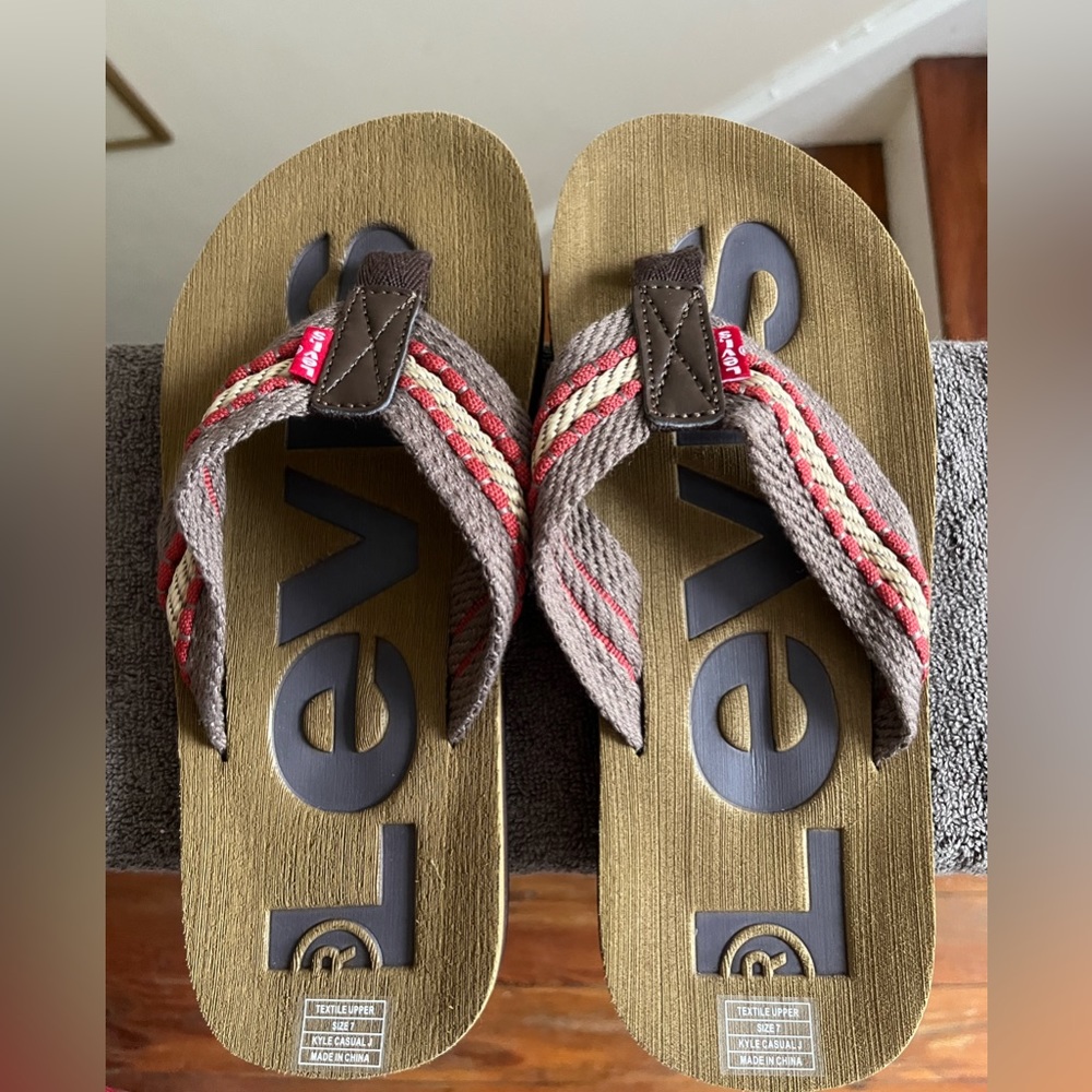 Levi’s sandals